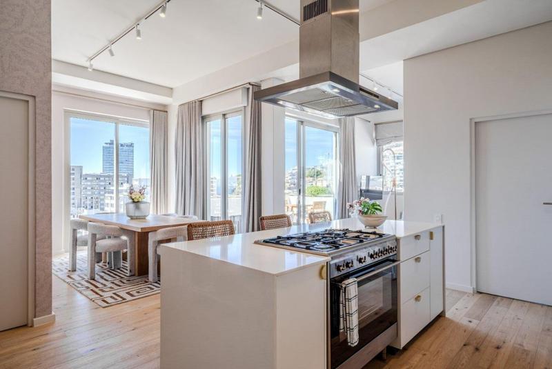 2 Bedroom Property for Sale in Sea Point Western Cape